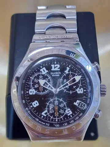 Swatch (스와치) 크로노그래프 블랙 다이얼