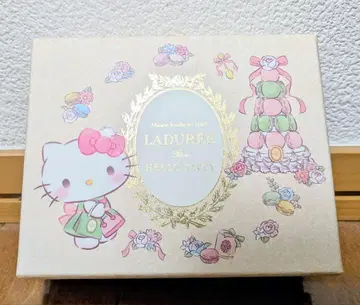 [라뒤레] 헬로키티 마카롱 상자 쇼핑백