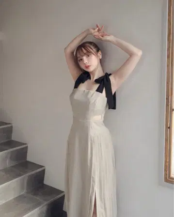 andmary 앤 리본 플리츠 드레스