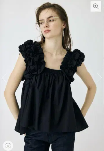 MOUSSY SHOULDER FRILLS 상의