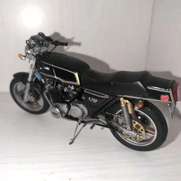 Kawasaki Z750FX 1/12 스케일 모델