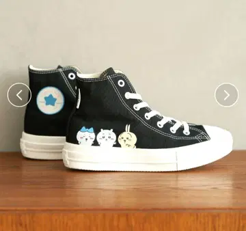 미사용 새상품 CONVERSE 치이카와 콜라보 스니커즈