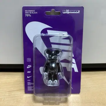BE@RBRICK NIKE SB BLACK 70%