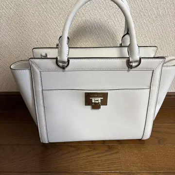 MICHAEL KORS 화이트 토트백