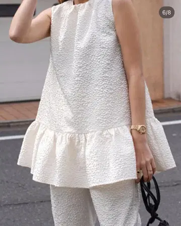 Embossing Sleeveless Tops 화이트