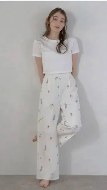 꽃무늬 와이드 팬츠 화이트
