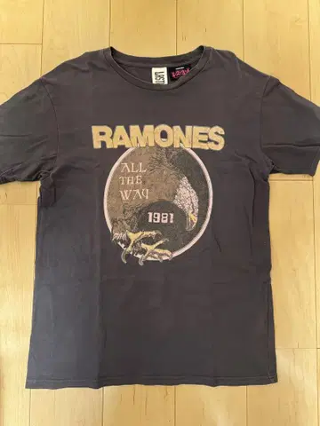 RAMONES 티셔츠 M 사이즈