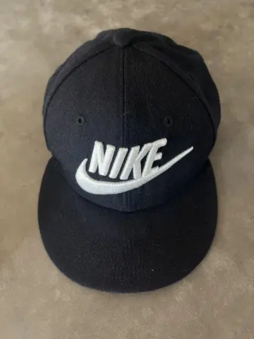 Nike 블랙 캡 스냅백