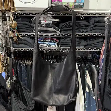 MR.OLIVE 미스터 올리브 발수 가죽 빅 숄더백 블랙