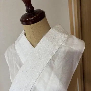 작은 꽃이 귀여운 고후쿠의 간편 미용 깃