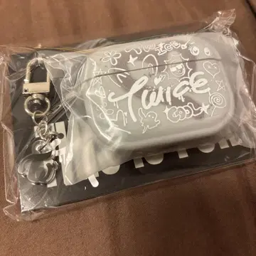 새상품 미개봉 TWICE THIS IS FOR AirPods 케이스