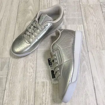 새상품 택 [ Reebok 리복 ] 프린세스 24cm 실버