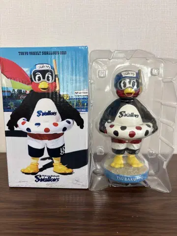 도쿄 야쿠르트 스왈로즈 츠바쿠로 피규어