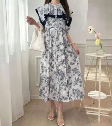 apres jour 더블 스퀘어 러플 꽃무늬 원피스 양산형 청순 스타일