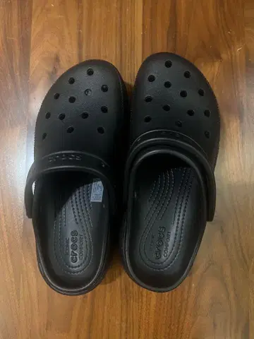 Crocs 베이 크로그 W7 통굽 클로그 샌들