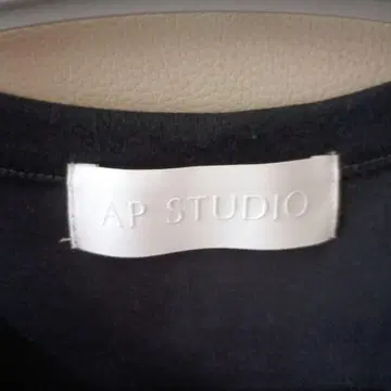 AP STUDIO 블랙 슬리브리스