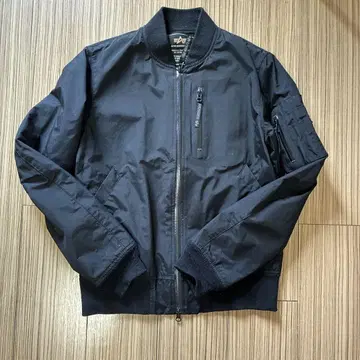 ALPHA INDUSTRIES 블랙 MA-1 자켓