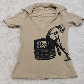 HYSTERIC GLAMOUR 베이지 V넥 티셔츠 아트 프린트