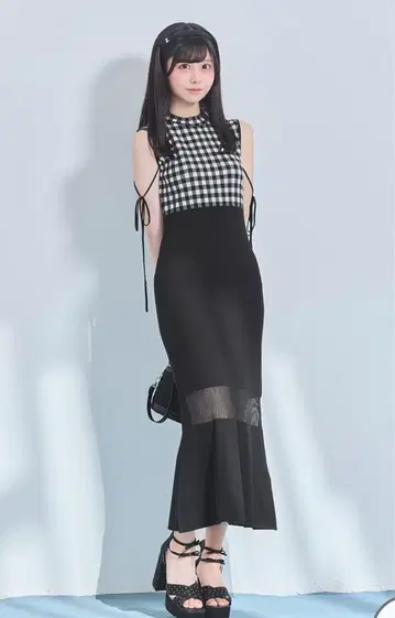 미셸 마카롱 깅엄 체크 롱 니트 원피스
