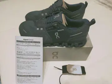 on cloud5 waterproof 컬러 Navy lnk