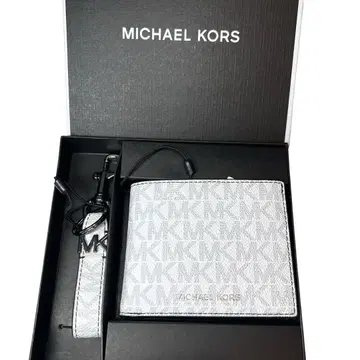 택 포함 새상품 MICHAEL KORS 반지갑 & 키링 세트