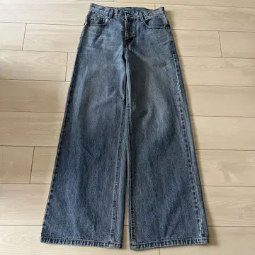 Deuxieme Classe 두지엠 클라세 Loose Jeans