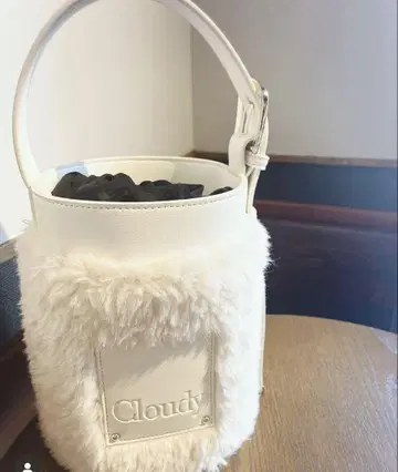 CLOUDY 보아 백