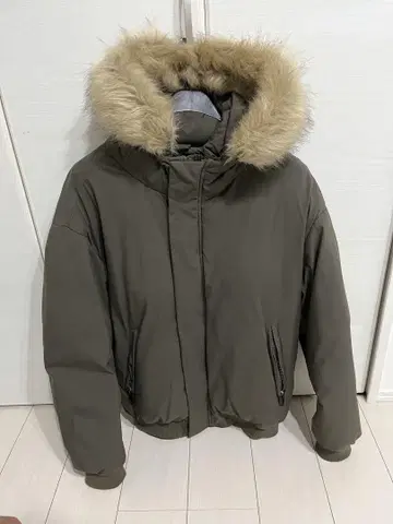 ZARA 올리브 그린 다운 자켓