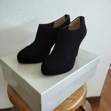 carino 블랙 스웨이드 부티 22.5cm