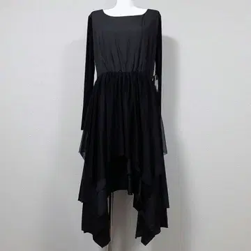 Esensation 에이코콘도 절개 디자인 원피스 블랙
