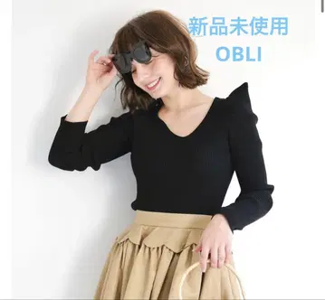 OBLI 오블리 스캘럽 리브 니트 블랙