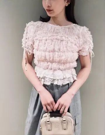 프릴 핑크 반팔 상의