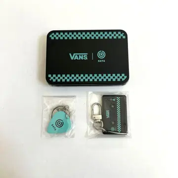 DAY6 VANS 구매 혜택 캔 케이스 키링