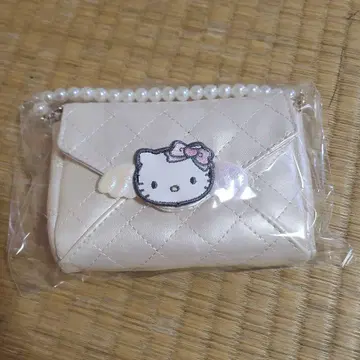 헬로키티 퀼팅 러브레터 패스 케이스 화이트