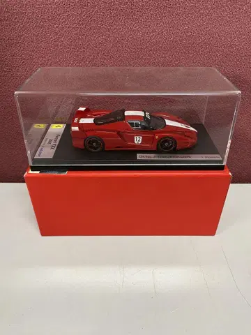 Ferrari FXX 2005 빨간색 미니카 케이스 포함