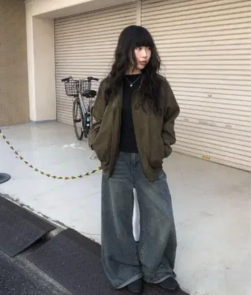 anyonemore 스웨이드 느낌 카라 부착 블루종