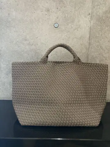 NAGHEDI 나게디 St Barths large Tote 파우치 포함