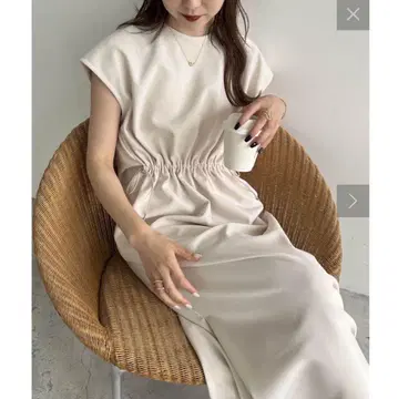 CAPRICIEUX LE'MAGE 드로스트 민소매 원피스