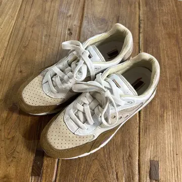 Saucony 화이트/베이지 스니커즈 24 사이즈
