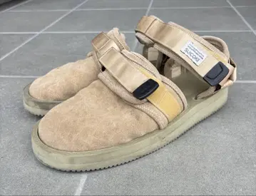 SUICOKE 베이지 스트랩 샌들 US8