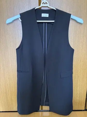 PLST 블랙 베스트 M 사이즈