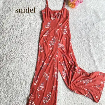 스나이델 [S] 꽃무늬 올인원 귀여움 돋보여요