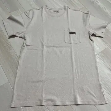 patagonia 아이보리 M 사이즈 포켓 티셔츠 워크