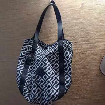 기하학 무늬 Kipling 벌룬 토트백