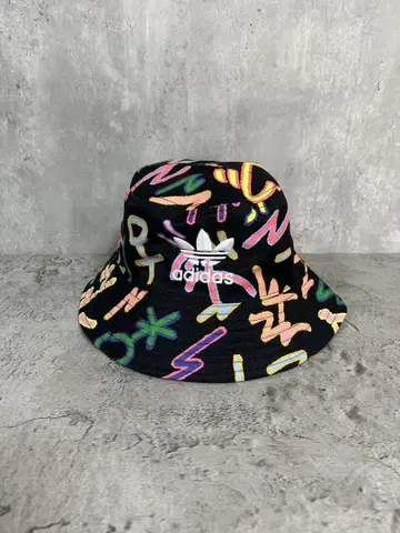 adidasOriginals Love Unites 리버서블 버킷 햇