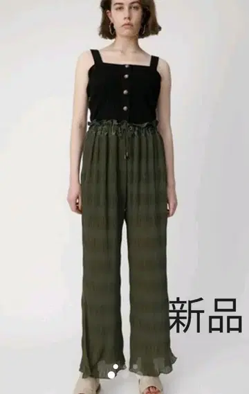 떨이 세일! 새상품 MOUSSY 플리츠 팬츠