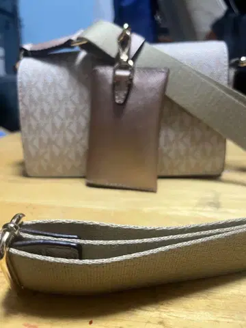 MICHAEL KORS 베이지 핑크 백