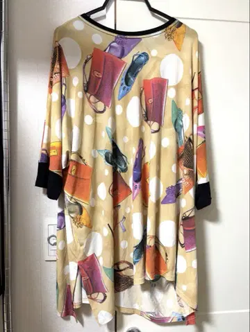 레오나르풍 튜닉 크림 바탕에 신발과 가방 패턴 XL~3L 사이즈