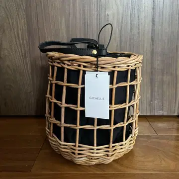 미사용 새상품 CACHELLIE 바스켓백 내추럴 블랙
