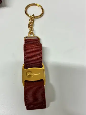 Ferragamo 바라 키링 빨간 리본 키링